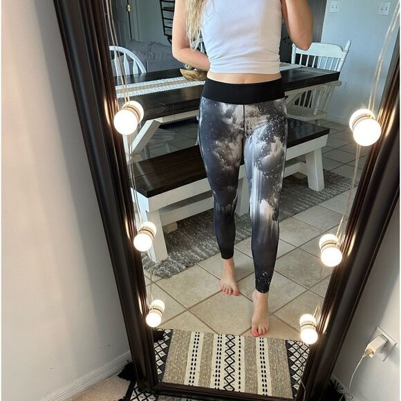 Adidas Climalite Black & White & Grey Tie Dye Mid Rise Activewear Legging - Picture 9 of 10